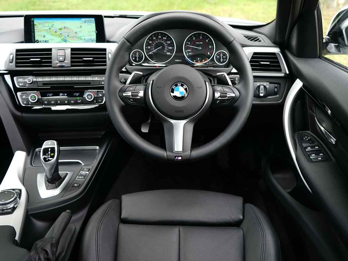 How to keep your car interiors clean?