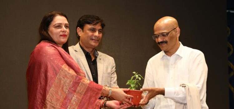 Kamala Ankibai Ghamandiram Gowani Trust Hosts Khadiology Event with Prominent Guests at Jai Hind College