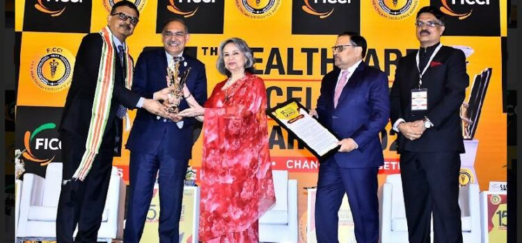 Dr. Vikram Shah honoured with “Healthcare Personality of the Year 2023” Award by FICCI