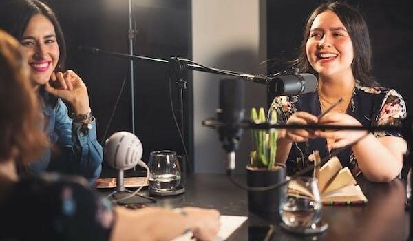 How Corporate Podcasts Spark Conversations and Transform Organisations