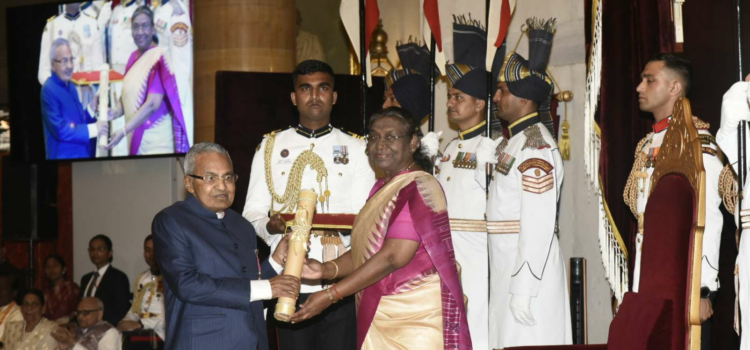 Dr. Sitaram Jindal Conferred with Prestigious Padma Bhushan Award by the President of India