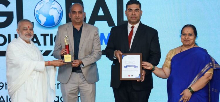 Vishwashanti Gurukul World School Honored as Top Boarding School at Global Education Summit 2024