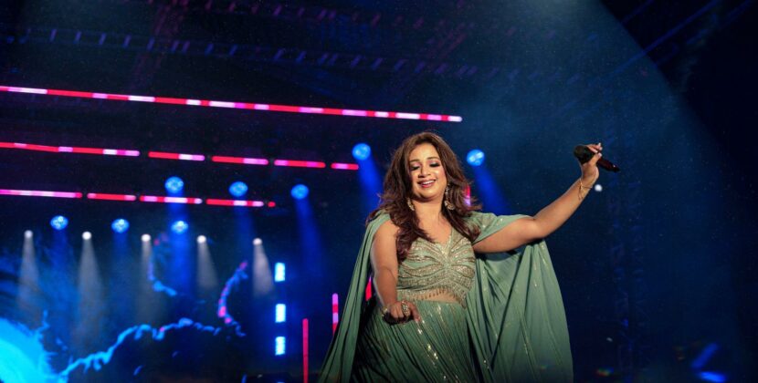 Shreya Ghoshal Mesmerises Fans at Hyderabad’s Record-Breaking Concert with Richika Dadheech’s Grand Gesture