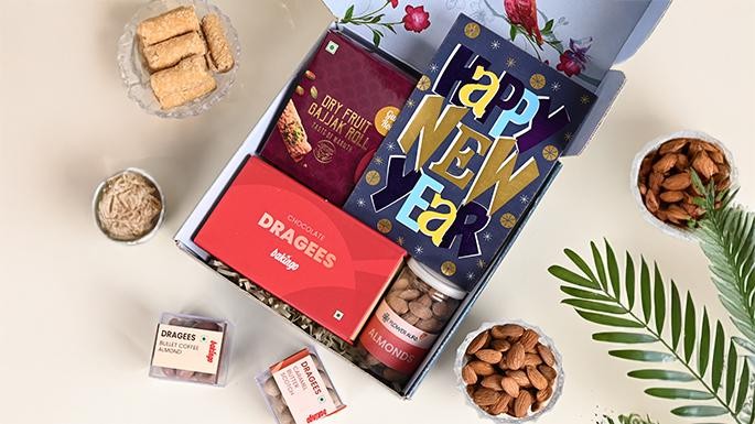 Create Your Own Hamper with Flower Aura’s Unique New Year Gift Offerings