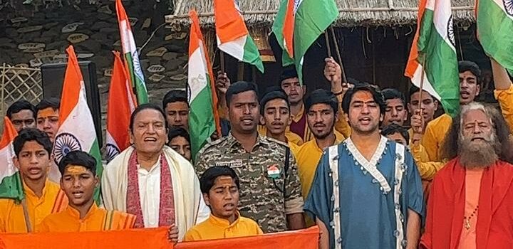 Dr. Dinesh Shahra and Dhirendra Shastri Inspire Change Through Spiritual Discourse at Mahakumbh