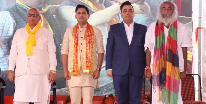 Governor Anandiben Patel inaugurated the first anniversary celebration ceremony at Kalki Dham, CMD Upendrra Rai felicitated, said, temple will be remembered for next 500 years