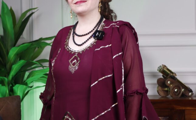 Renowned Indian Vedic Astrologer & Crystal Healer Samaira Jaisinghani Revolutionizes  Astrology with Ancient Wisdom